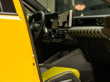 Renault 5 E-Tech w Warszawie